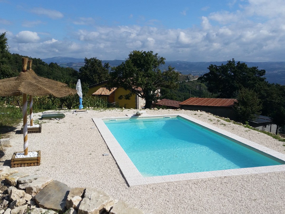 Piscine classiche interrate di forma libera o rettangolare con skimmer