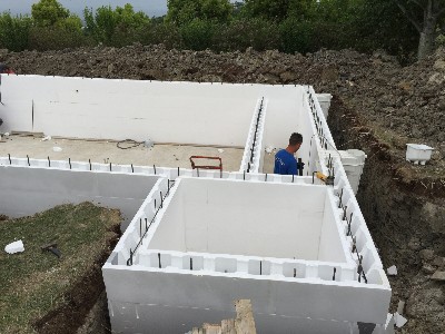 piscina a salerno con tapparella