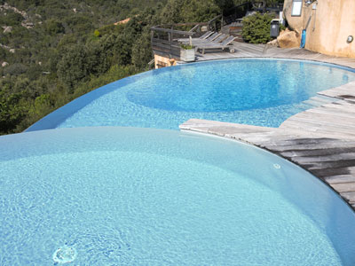 piscina sfioro infinity